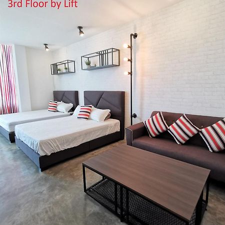 Mwv Family Suite Room Muar Exterior foto
